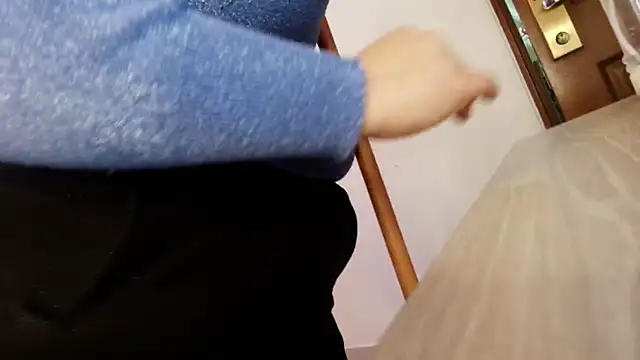 _Emily_rosee_'s cam snapshot