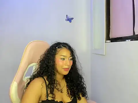 emily_stars1's cam snapshot