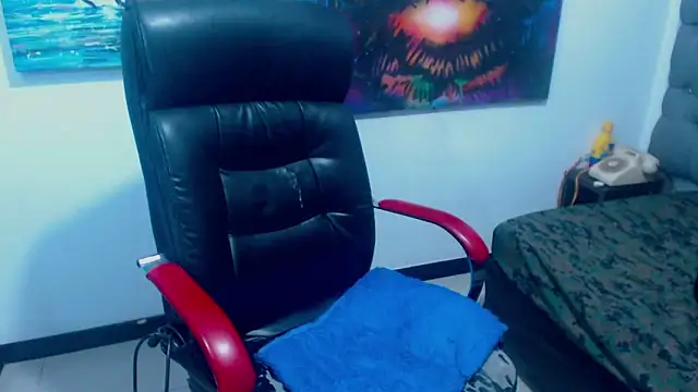 XxMiaSexxyHotxX's cam snapshot