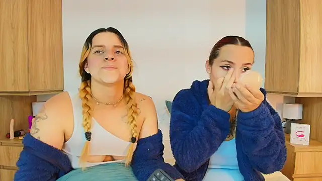 Dakota_Megan_69's cam snapshot