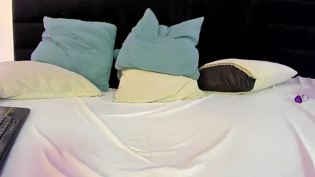 KateValencia's cam snapshot