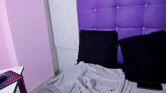 LeaMoreau22's cam snapshot