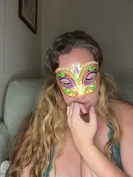 largeboobies30's cam snapshot