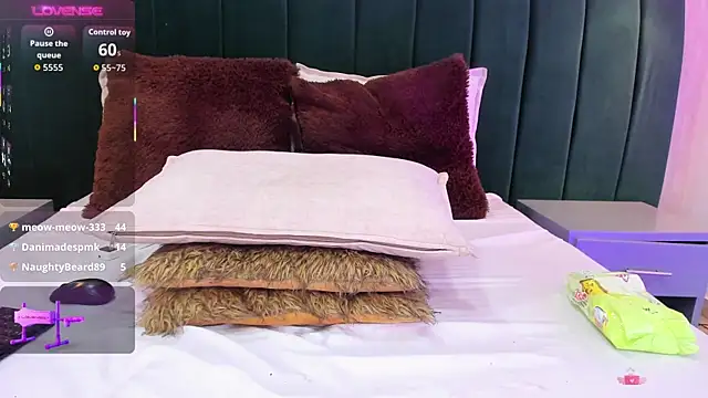 annie_clarkson's cam snapshot