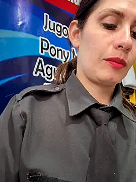 Alysson-- live sex cam