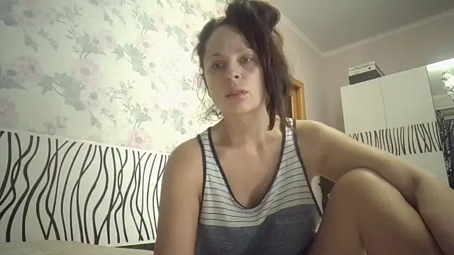 LindaStarS live sex cam