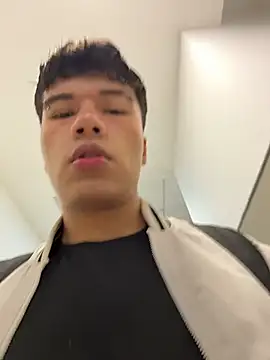 Logan_smith1 live sex cam