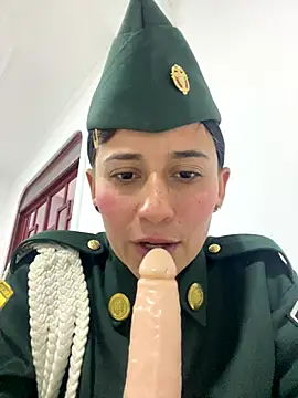 Miia_Hoot's cam snapshot