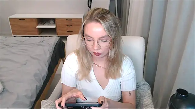 PolinaXXXXJones's cam snapshot