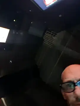 whateveruwanthowever's cam snapshot