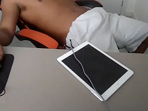 JUNINHOLEKEJR's cam snapshot