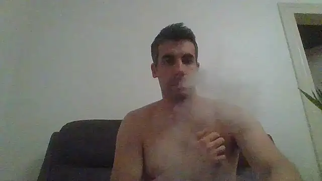 JulioIsHere4you's cam snapshot