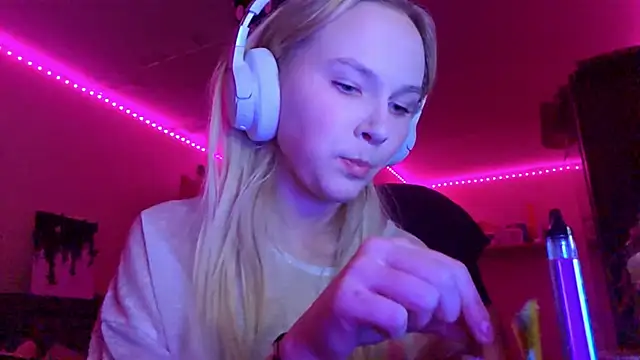 KarinRobertson live sex cam