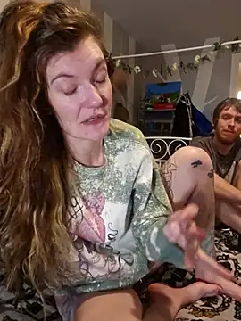 YourFavCanadianMILF's cam snapshot