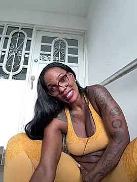 Bustykeyla live sex cam