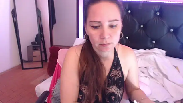 camila_delarosa's cam snapshot