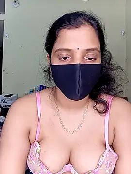 Rose-luckey's cam snapshot