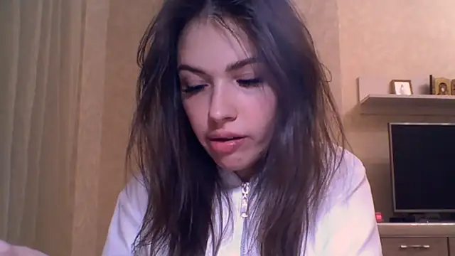 CeyaLier's cam snapshot