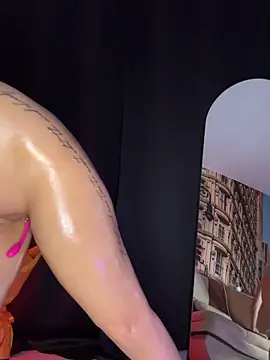 AubrieleRouj1's cam snapshot