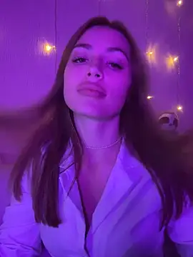 Elizabeth_Tay's cam snapshot