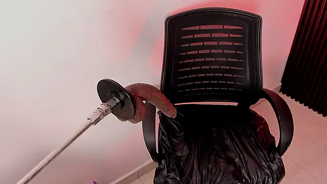 Aliyahsstone's cam snapshot