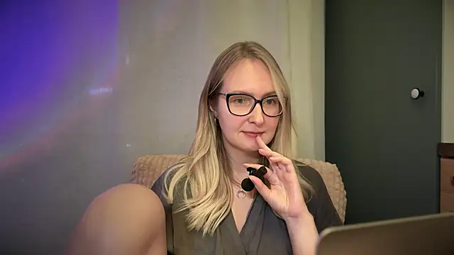 KiraxFate live sex cam