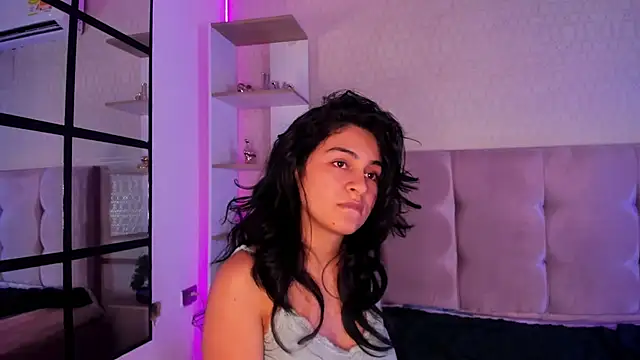 Elionor_Louge's cam snapshot