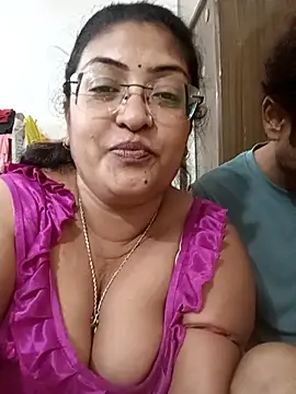 LAVERNIYA_'s cam snapshot