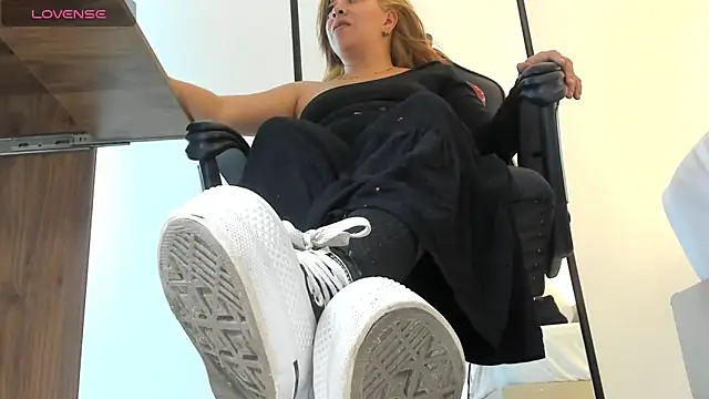 alma_fenix's cam snapshot