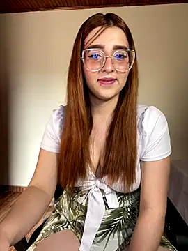 CoraVibes's cam snapshot