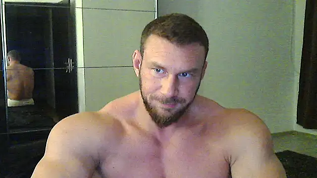muscularkevin live sex cam