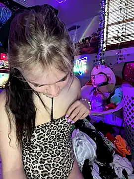 Cutiepiespanks live sex cam