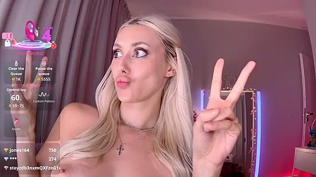 LoryWood's cam snapshot