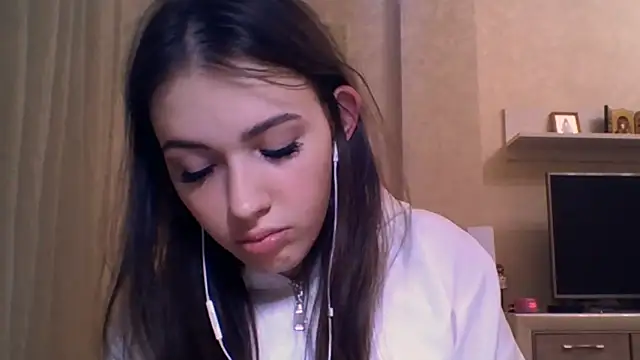 CeyaLier's cam snapshot