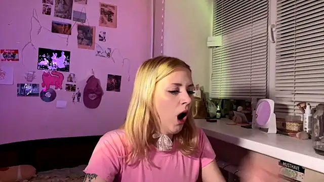 HeatLily's cam snapshot