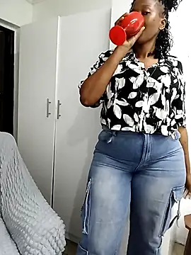 HipsDontLieX95's cam snapshot