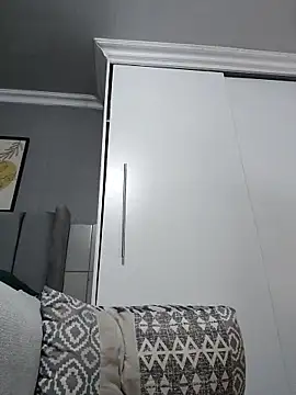 Zee_Online's cam snapshot