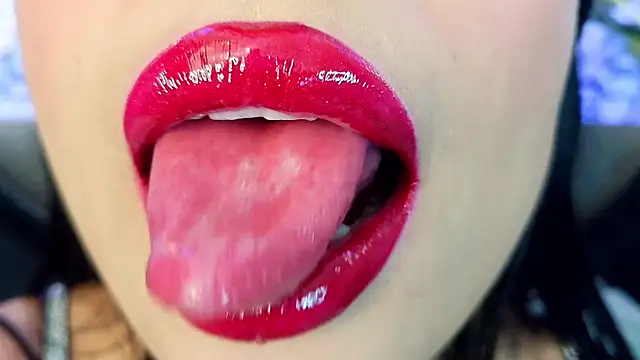 mia_roux1's cam snapshot