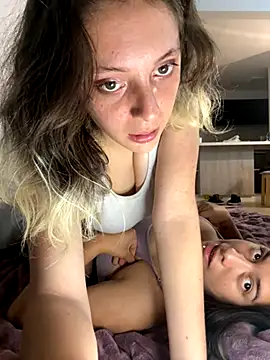 Enyeld_ruru live sex cam