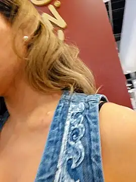 Karen_San_Miguel's cam snapshot