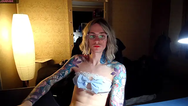 Julia_dolls live sex cam