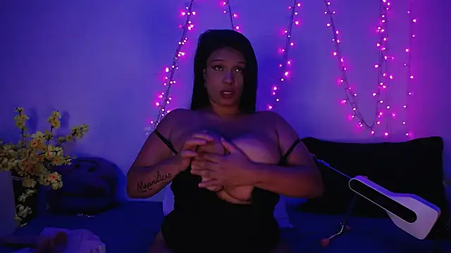 Nicol_Love0's cam snapshot