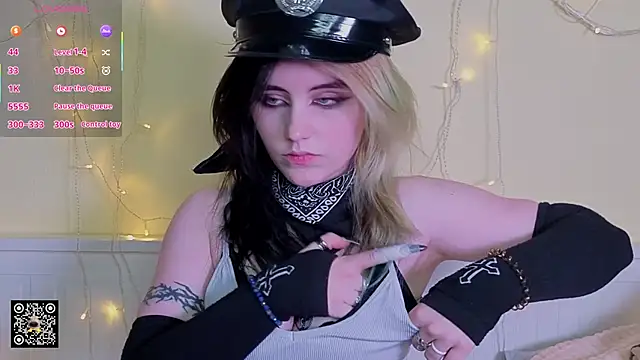 PortiaHedge's cam snapshot