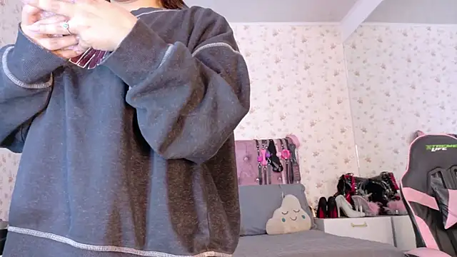 AvrillThomas's cam snapshot