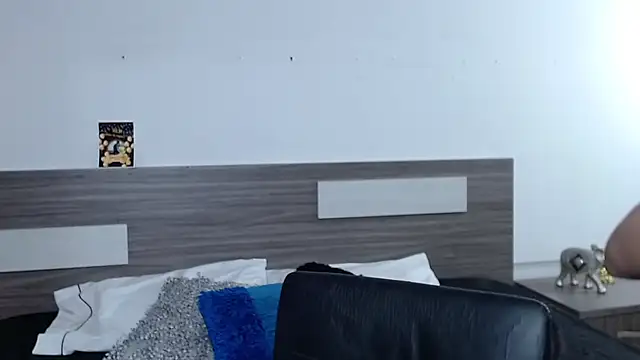 Liiamthompson's cam snapshot