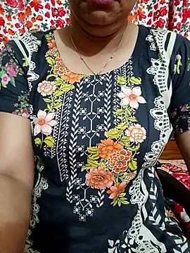 Priya_Boudi live sex cam