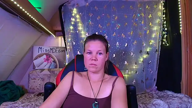 CallMeMaria's cam snapshot