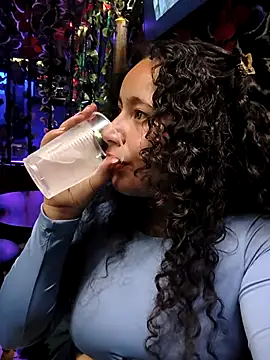 Yaya_watson's cam snapshot