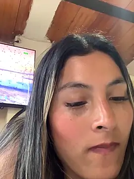 Cami_Leon2's cam snapshot