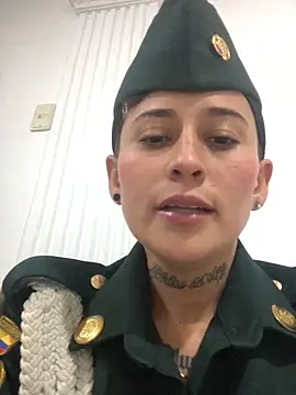 Miia_Hoot's cam snapshot